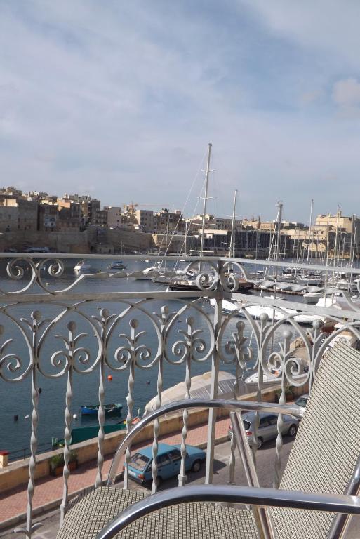 Villa Del Porto Kalkara Bagian luar foto