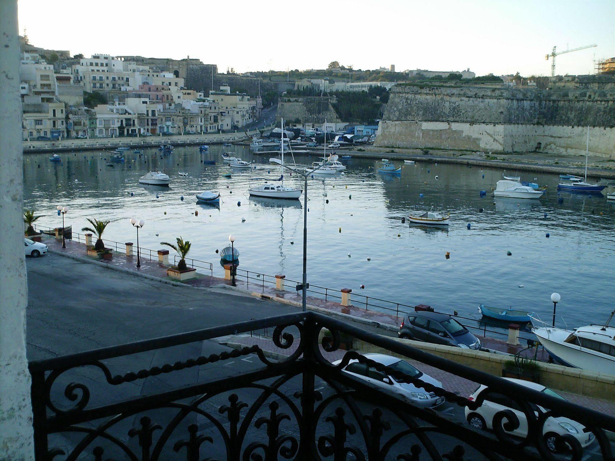Villa Del Porto Kalkara Bagian luar foto