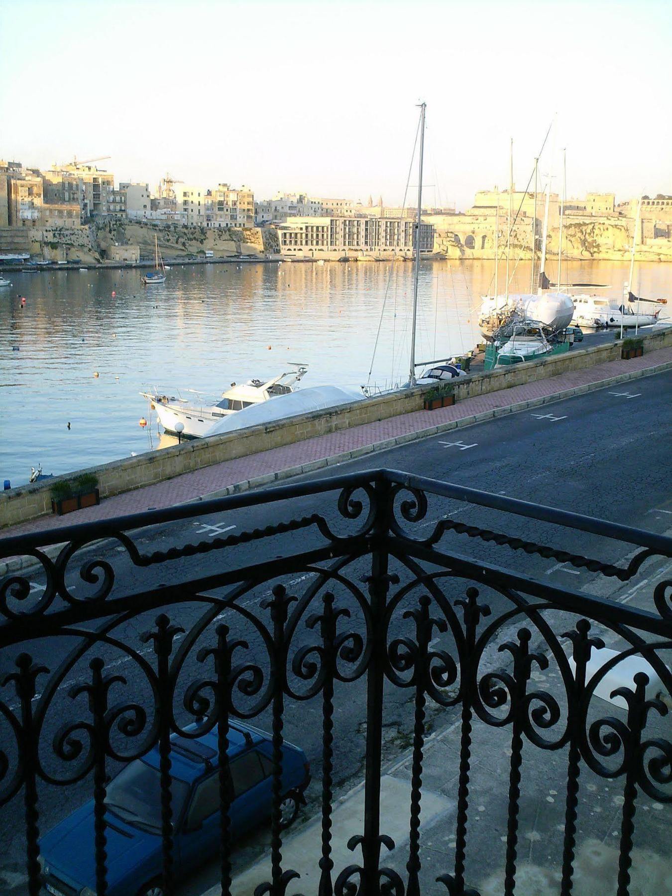 Villa Del Porto Kalkara Bagian luar foto